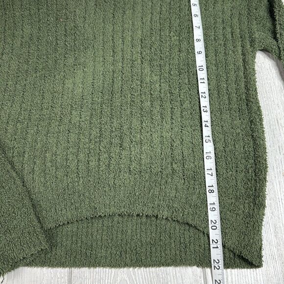 Green fuzzy sweater, medium Crave Fame cozy sweater - Picture 5 of 5
